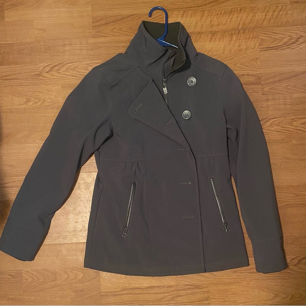 Prana Martina jacket size small army green, water and wind resistant softshell